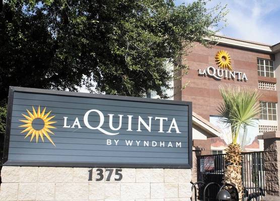La Quinta Inn & Suites by Wyndham Tempe University, Phoenix 1