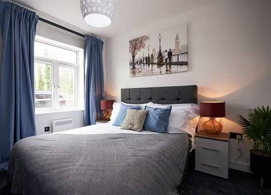 Near Old Trafford - Parking - WiFi - Sleeps 5 1