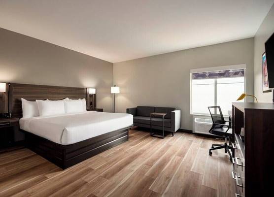 La Quinta by Wyndham Gonzales LA 1