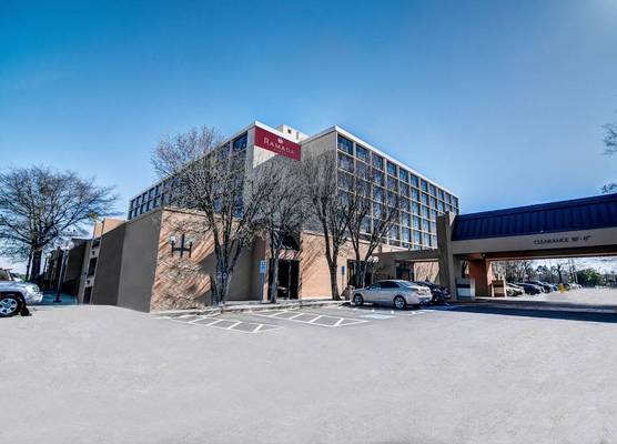 Ramada Plaza by Wyndham Atlanta Airport 1