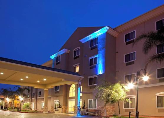 Holiday Inn Express & Suites LOS ANGELES AIRPORT HAWTHORNE by IHG 1