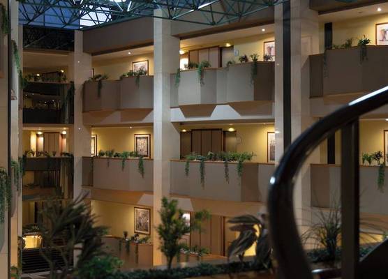 Hotel Abastos Plaza 1
