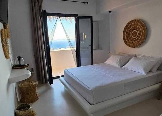 ELLI TROPiCAL LUXURY SUITES SUNSET-INFINITY POOL- SEA SIDE-NEAR CENTER PARKING 1