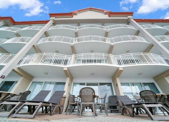 Montreal Beach Resort 1
