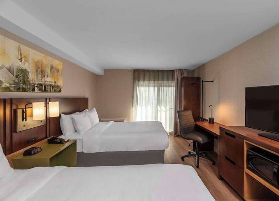 Comfort Inn Newmarket - Aurora 1