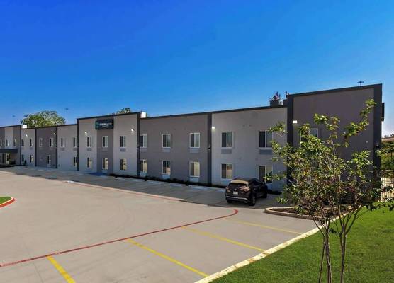 Clarion Pointe Fort Worth East - Arlington 1