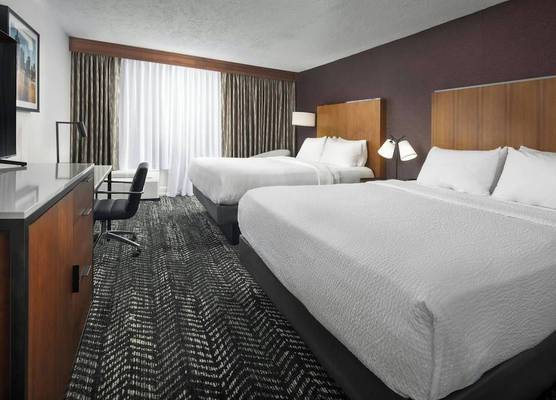 Four Points by Sheraton Kansas City Airport 1