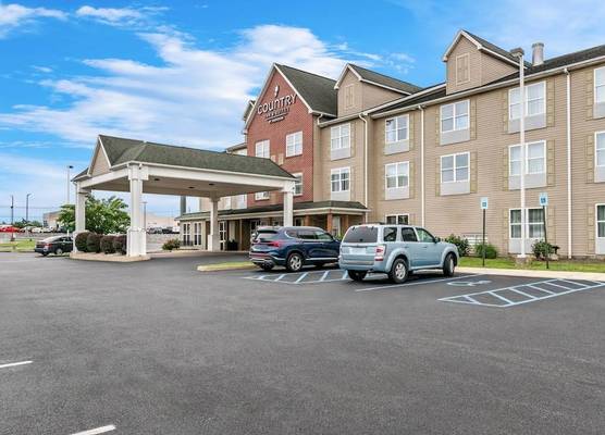 Country Inn & Suites by Radisson, Chambersburg, PA 1
