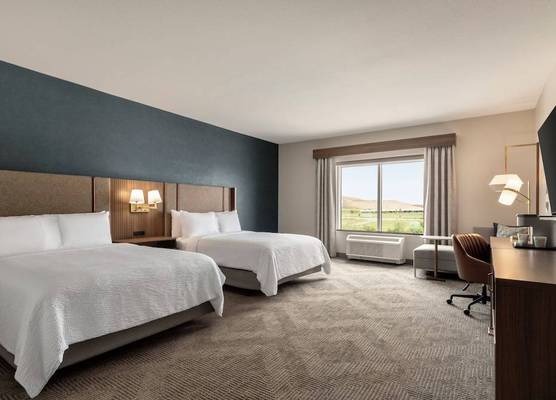 Holiday Inn & Suites Commerce City - Denver Airport by IHG 1