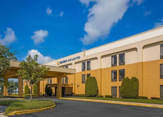Comfort Inn & Suites Mt. Holly - Westampton 1