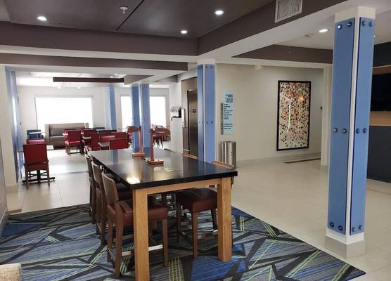Holiday Inn Express & Suites ARLINGTON (I-20-PARKS MALL) by IHG 1