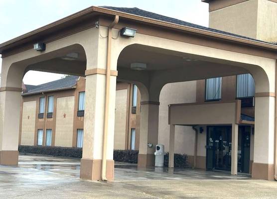 Days Inn & Suites by Wyndham Eunice 1