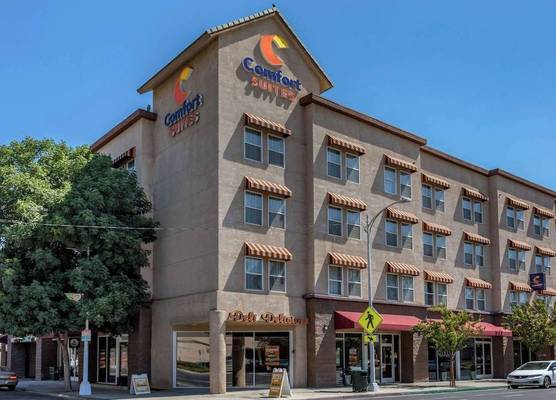 Comfort Suites Visalia - Convention Center 1