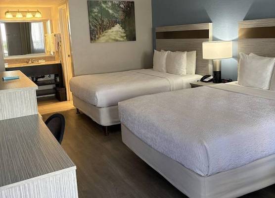 SureStay InnSuites Phoenix Hotel & Suites by Best Western 1