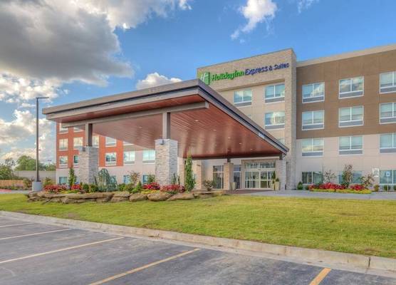 Holiday Inn Express & Suites TULSA MIDTOWN by IHG 1