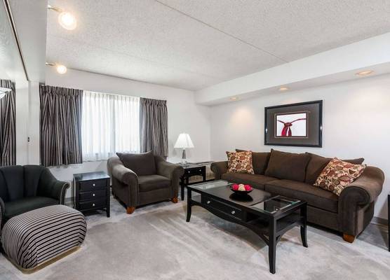 Ramada Plaza By Wyndham Hagerstown 1