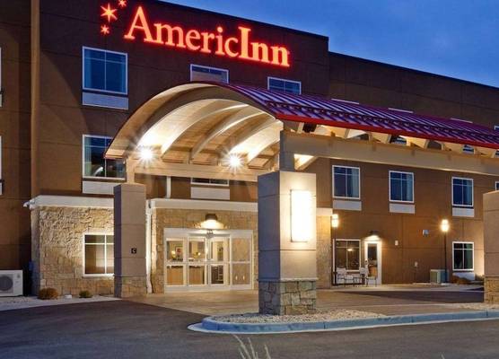 AmericInn by Wyndham Waupun 1