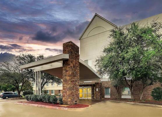 Best Western Plus Las Colinas Inn & Suites 1