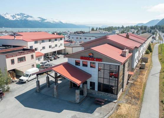 Breeze Inn Hotel & Motel 1