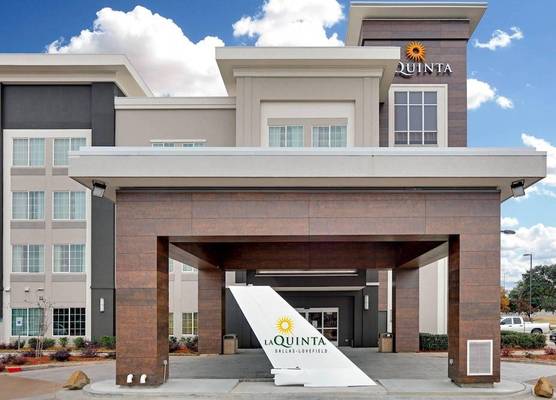La Quinta by Wyndham Dallas Love Field 1