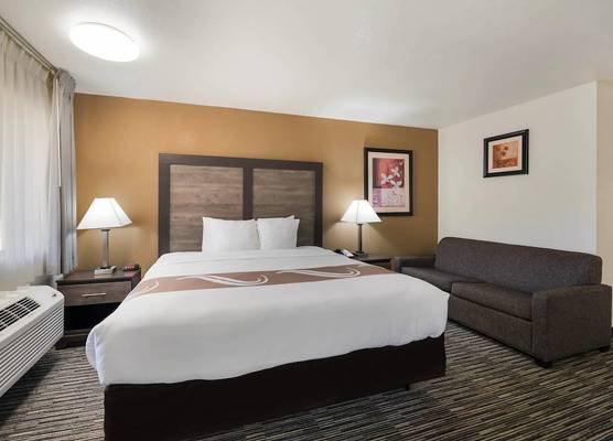 Quality Inn & Suites Lufkin 1