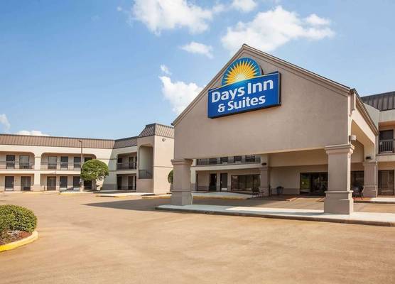 Days Inn & Suites by Wyndham Tyler 1
