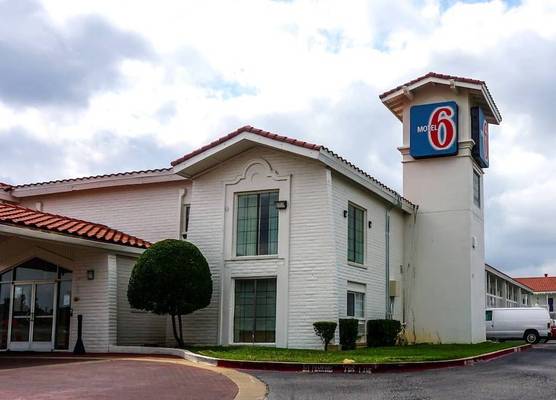 Motel 6 Euless, TX - DFW West 1