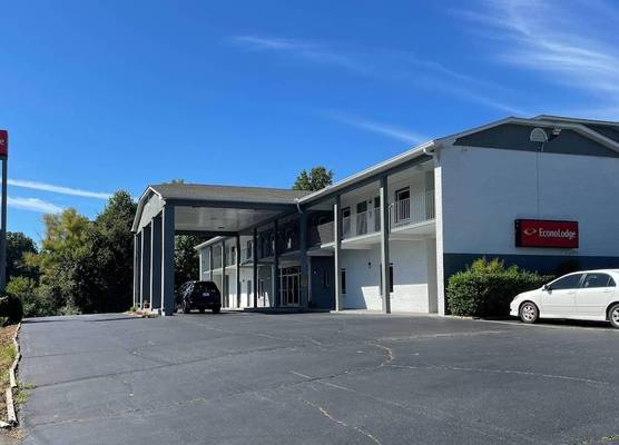 Econo Lodge Forest City 1