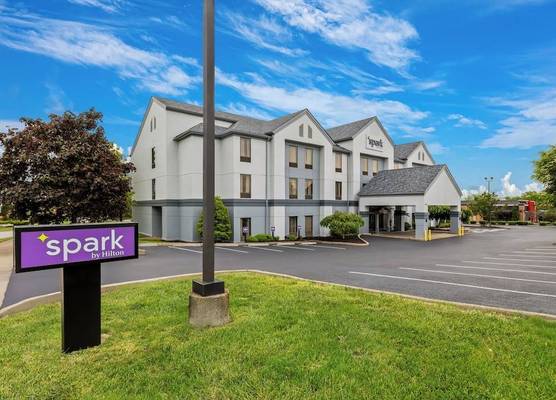 Spark by Hilton Cincinnati Airport South 1