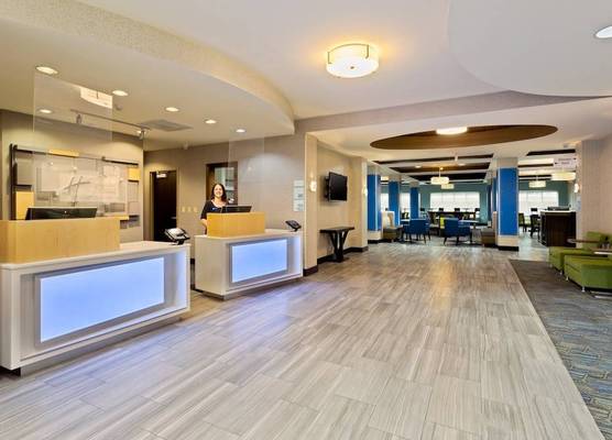 Holiday Inn Express & Suites LARGO-CLEARWATER by IHG 1