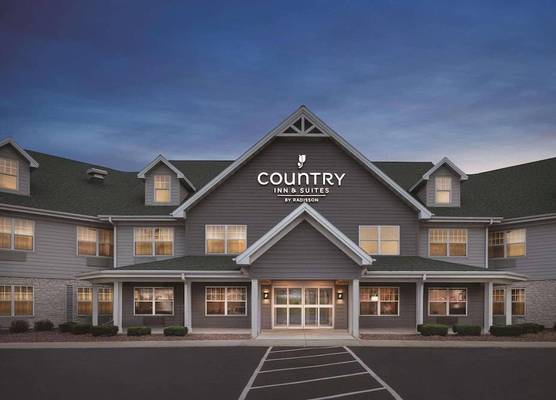 Country Inn & Suites by Radisson, Germantown, WI 1