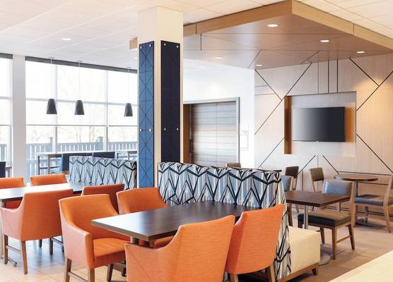 Holiday Inn Express & Suites Plainwell by IHG 1