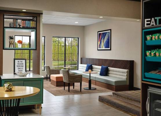 Holiday Inn & Suites BOSTON-PEABODY by IHG 1