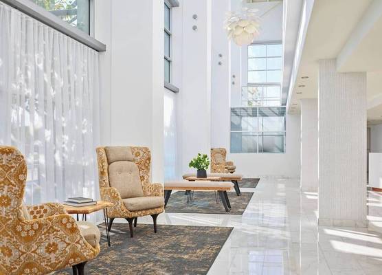 Delta Hotels by Marriott Milwaukee Northwest 1