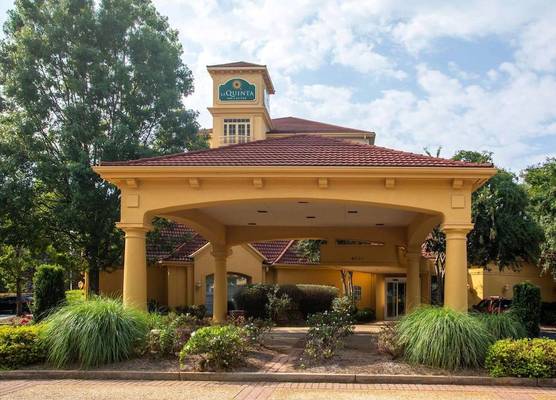 La Quinta by Wyndham Charlotte Airport South 1
