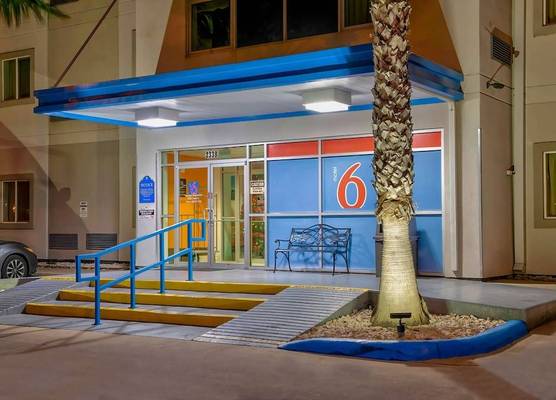 Motel 6-Eagle Pass, TX - Lakeside 1