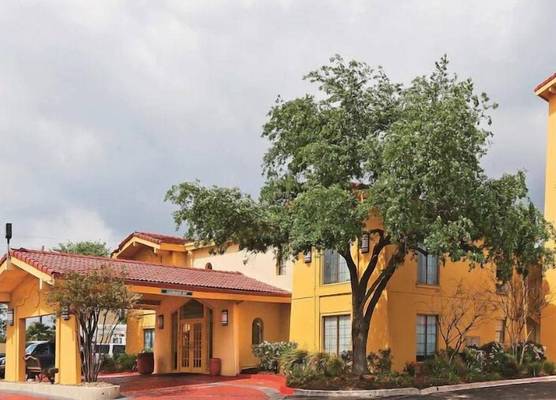 Rodeway Inn 1