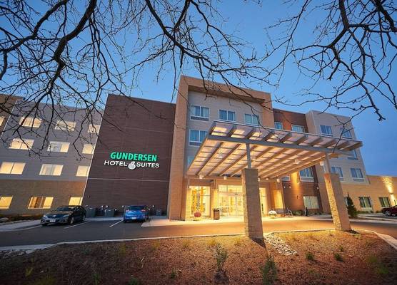 Gundersen Hotel & Suites 1