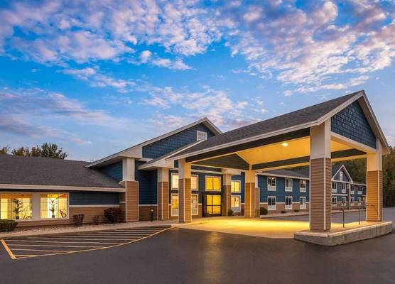 AmericInn by Wyndham Douglas/Saugatuck 1