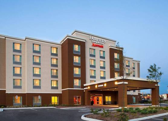Fairfield Inn & Suites by Marriott Toronto Mississauga 1