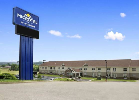 Microtel Inn By Wyndham Mineral Wells/Parkersburg 1