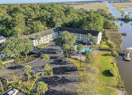 Charleston Creekside Inn 1