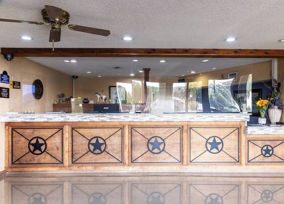 Boerne Inn and Suites 1