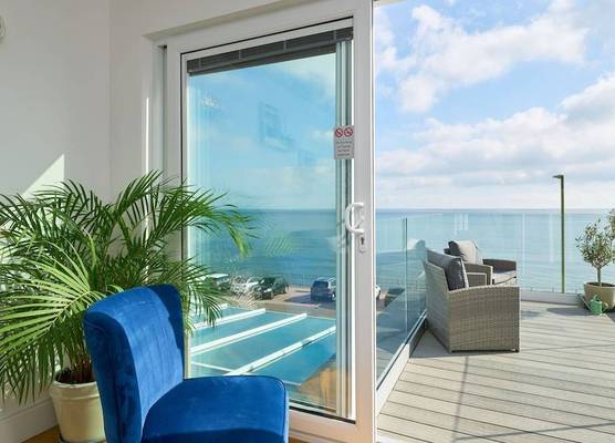 Channel View Boutique Hotel - Adults Only 1