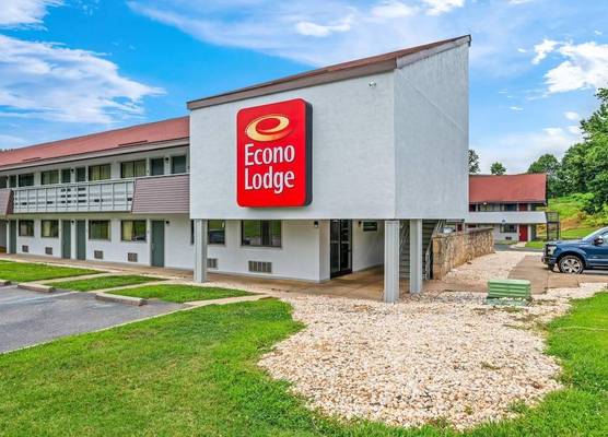 Econo Lodge Hickory 1