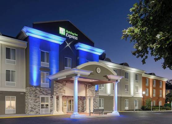 Holiday Inn Express & Suites PHILADELPHIA - MT. LAUREL by IHG 1