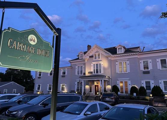The Carriage House Inn Newport 1