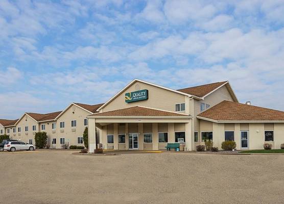 Quality Inn & Suites Belmont - Platteville 1