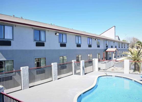 Super 8 by Wyndham New Braunfels I-35 1