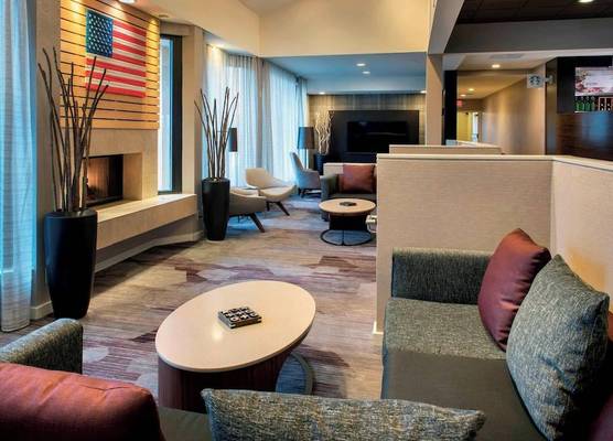 Courtyard by Marriott Chicago Waukegan / Gurnee 1